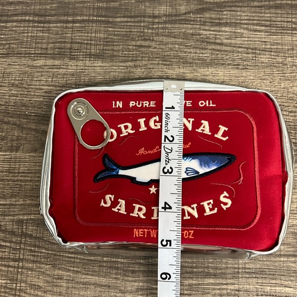 Red Embroidered Sardine Can Cosmetic Bag 🐟 ♥️ - Picture 10 of 10